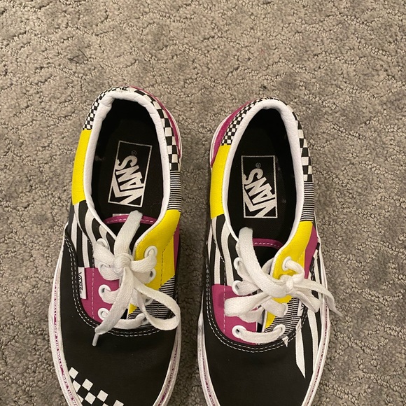 REALLY CUTE VANS! - Picture 2 of 4